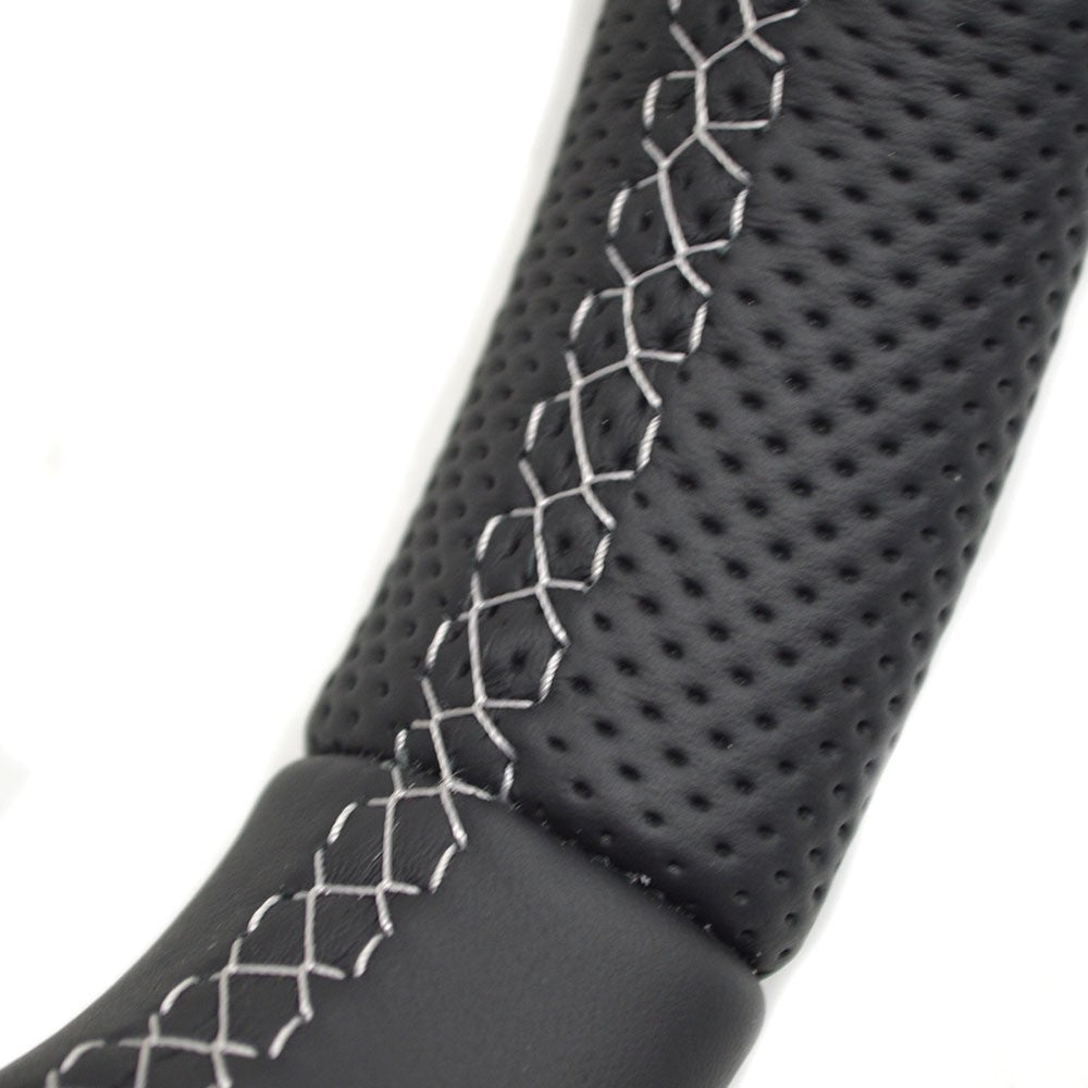 Suitable for Audi Q5 Audi Q5 S standard semi perforated white line with paddle shifters, heated steering wheel with button bottom