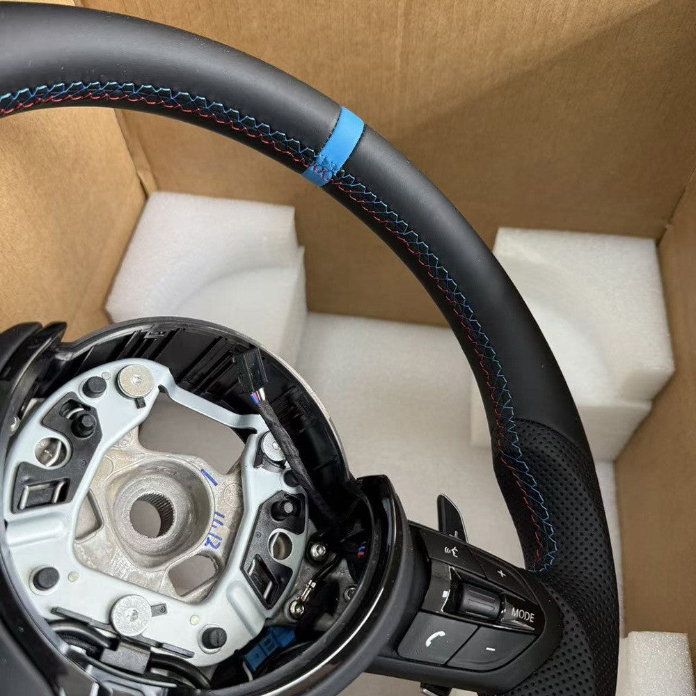 Suitable for BMW thongs with semi perforated three color lines, baked paint black belt, blue return mark steering wheel