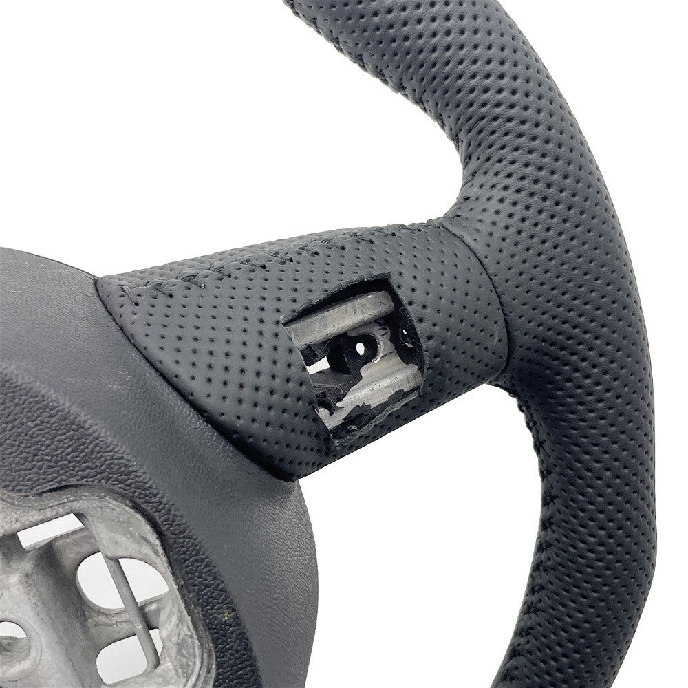 Suitable for Audi A6C7 semi perforated black line without paddles, no buttons, no labels, steering wheel with button frame and bottom
