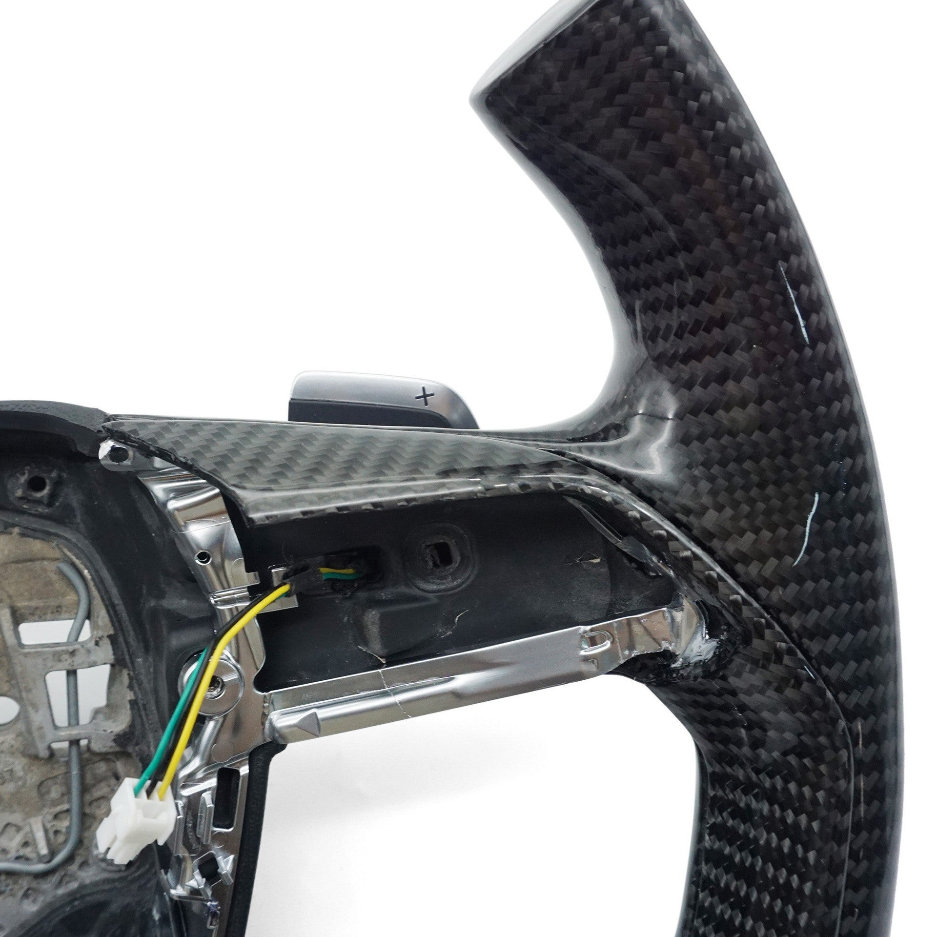 Suitable for Audi A8 four spoke carbon fiber steering wheel without buttons, paddles, or airbags