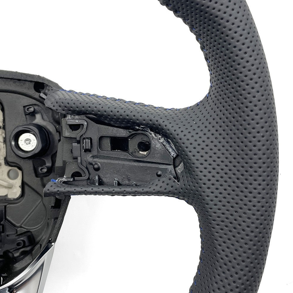 Suitable for Audi Q5 unmarked semi perforated blue stitching, no paddles, no buttons, steering wheel bottom
